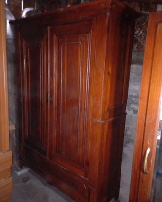 Mobile in legno massello vintage