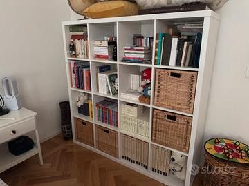 Libreria IKEA KALLAX bianca 4×4 – 16 vani
