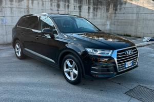 Audi Q7 3.0 tdi 218Cv