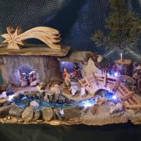 Presepe fatto a mano, su pietra naturale.