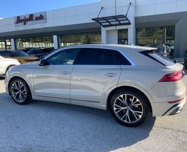 Audi Q8 50 TDI 286 CV quattro tiptronic Sport MATR