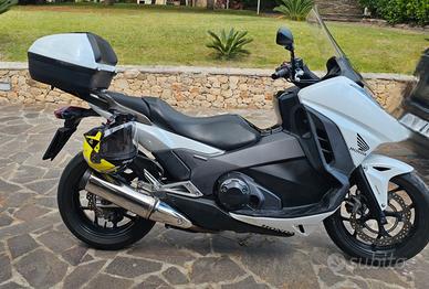 Honda integra 750