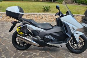 Honda integra 750