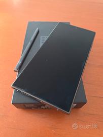 Samsung Galaxy S24 Ultra con scatolo
