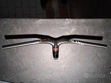 manubrio MTB integrato carbon