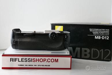 Usato nikon mb-d12 con scatola