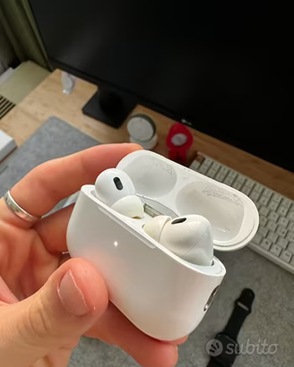 AirPods Pro 2 con scatola cavo e gommini