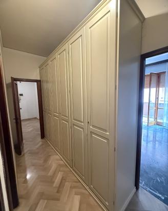 Ampio Armadio a 6 Ante - Marca MOBILNUOVA