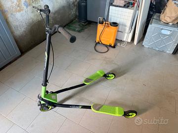 monopattino a 3 ruote