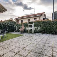 VILLA A SCHIERA DI TESTA