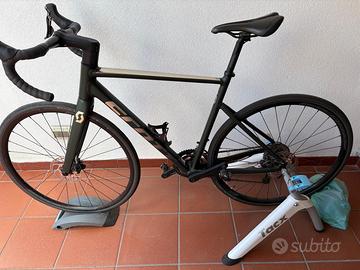 bici scott speedster piu rullo tacx
