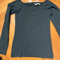 Maglia verde petrolio con fiocco bianco