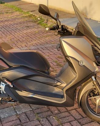 Scooter Yamaha X-Max 250 (2016)