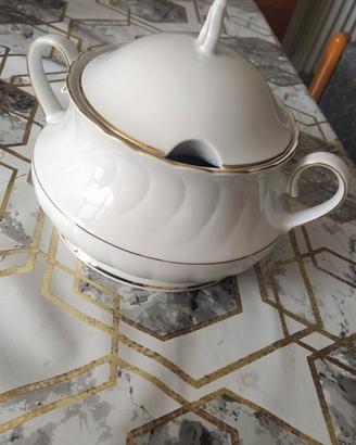 Zuppiera Vintage in porcellana con dettagli oro