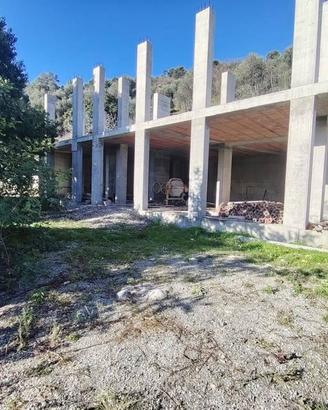 Villa di 277 m² con più di 5 locali a Vallebona
