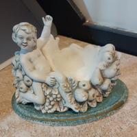 Antica scultura statua Putto in porcellana biscuit