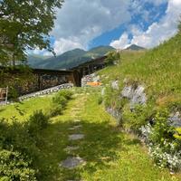 Baita nel cuore delle Dolomiti
