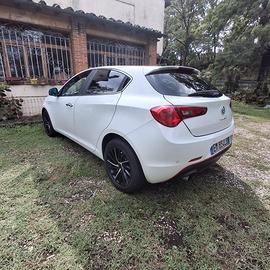 alfa giulietta 