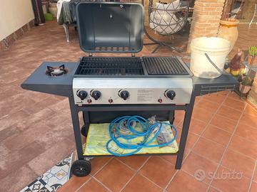 Barbecue a gas con fornello laterale