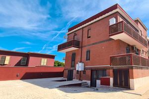 Villa Unifamiliare  divisa in 2 appartamenti