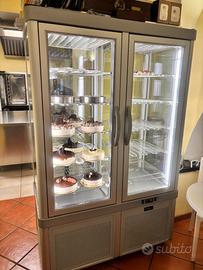 Vetrina refrigerata statica per pasticceria