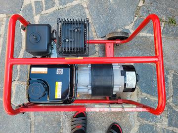 GENERATORE 220V