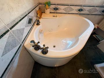 ARREDO BAGNO COMPLETO: VASCA IDROMASSAGGIO + DOPPI