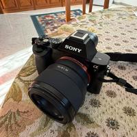 Sony Alpha 7 + obiettivo base 50 mm originale