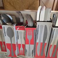 piatti bicchieri calici vasi