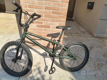 Bici BMX ragazzino