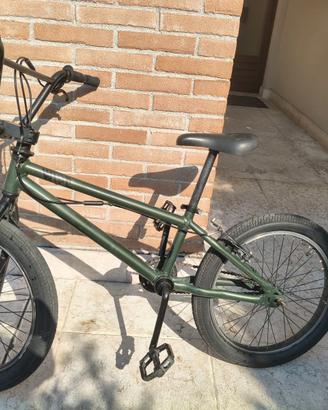 Bici BMX ragazzino