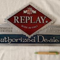 Banner vintage in metallo Replay jeans