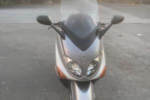 Yamaha tmax