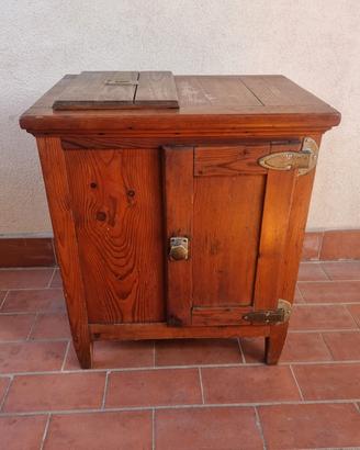 Ghiacciaia in legno