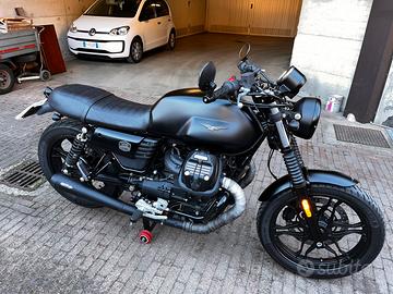 Moto Guzzi V7 III - Stone 2019