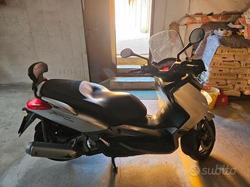 YAMAHA X MAX 250