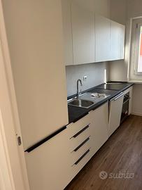 Cucina lineare completa 2,85 m Hotpoint Ariston