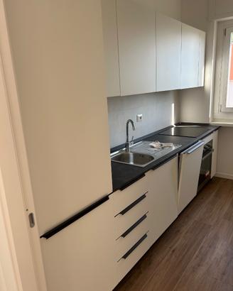 Cucina lineare completa 2,85 m Hotpoint Ariston