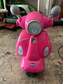 Vespa rosa bambina