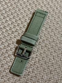 Cinturino per orologio in tela verde. 20mm