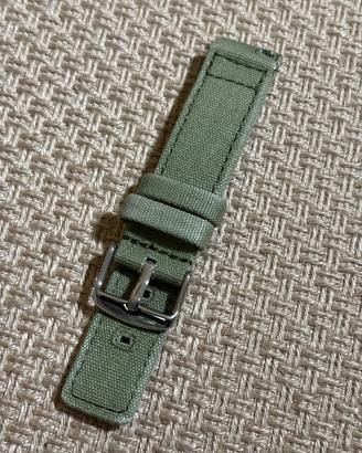 Cinturino per orologio in tela verde. 20mm