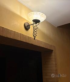 Applique da parete in ferro battuto e vetro
