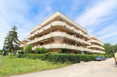 3 LOCALI A ALBA ADRIATICA