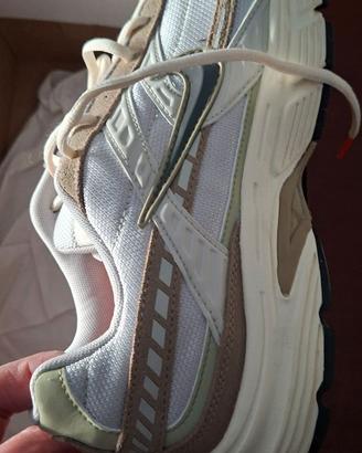 Bellissime nike metà prezzo