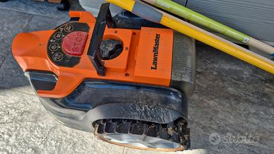 Robot Tagliaerba LawnMaster VBRM16 – Per Ricambi