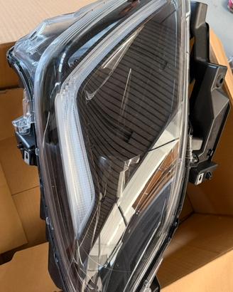 faro anteriore suzuki swift 2024
