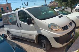 Renault trafic autocarro trasporto cose e person