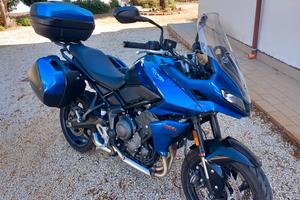  Moto Triumph Tiger 