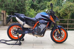 Moto KTM Duke 890 R