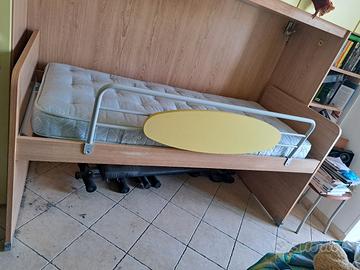 Letto singolo con doghe in legno e sponda